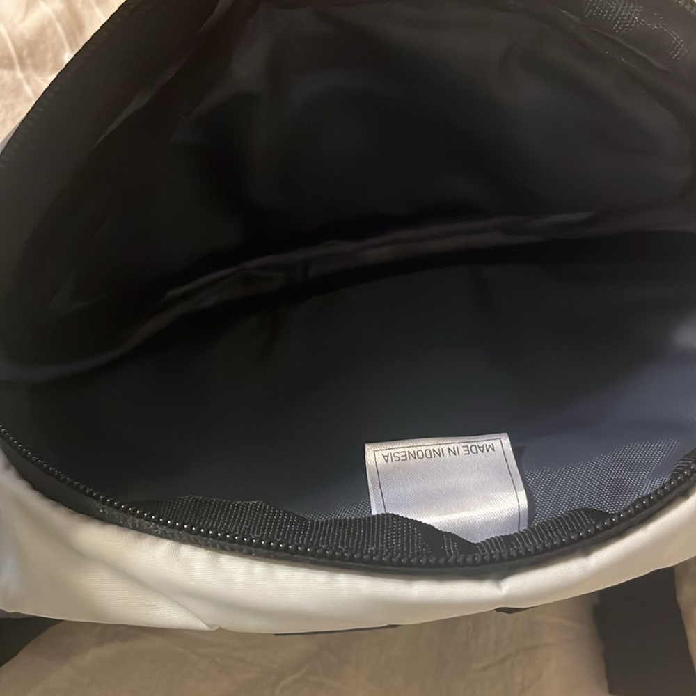 Fannypack - Picture 4 of 4